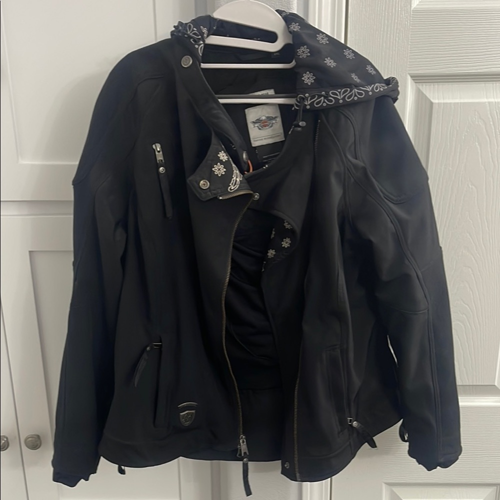 Harley-Davidson Black Jacket with Embroidered Accents